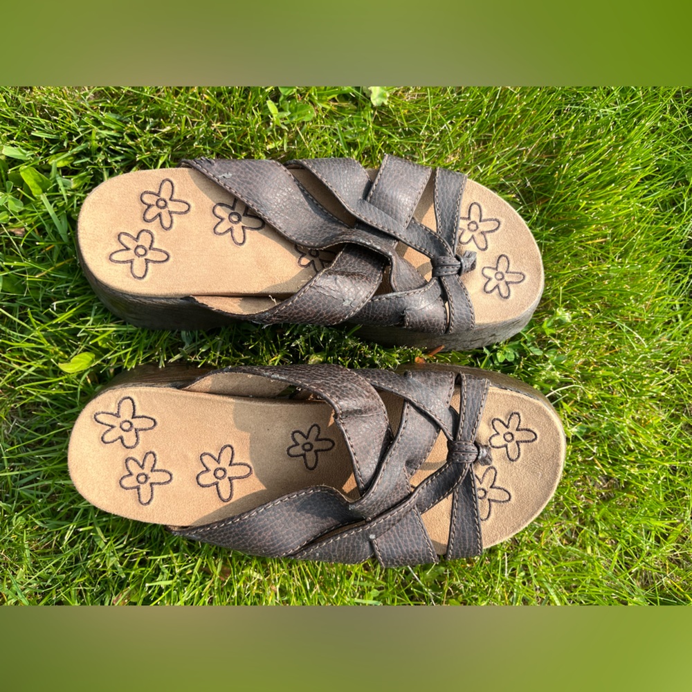 Vintage platform sandals